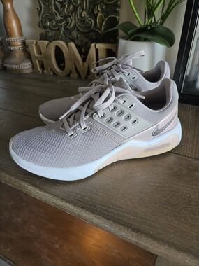 Nike Women’s Air Max Light Pink Running Sneakers